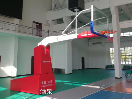 篮球架的位置应该如何摆放？
