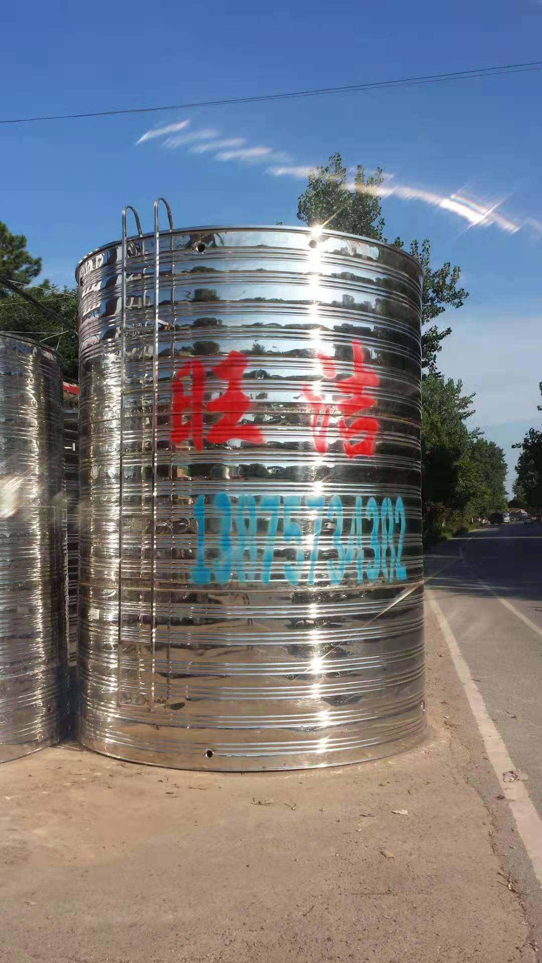 郴州不銹鋼圓筒形保溫水塔價格