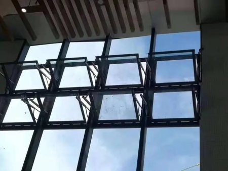 電動天窗廠家按天窗使用材料可分為哪幾種？